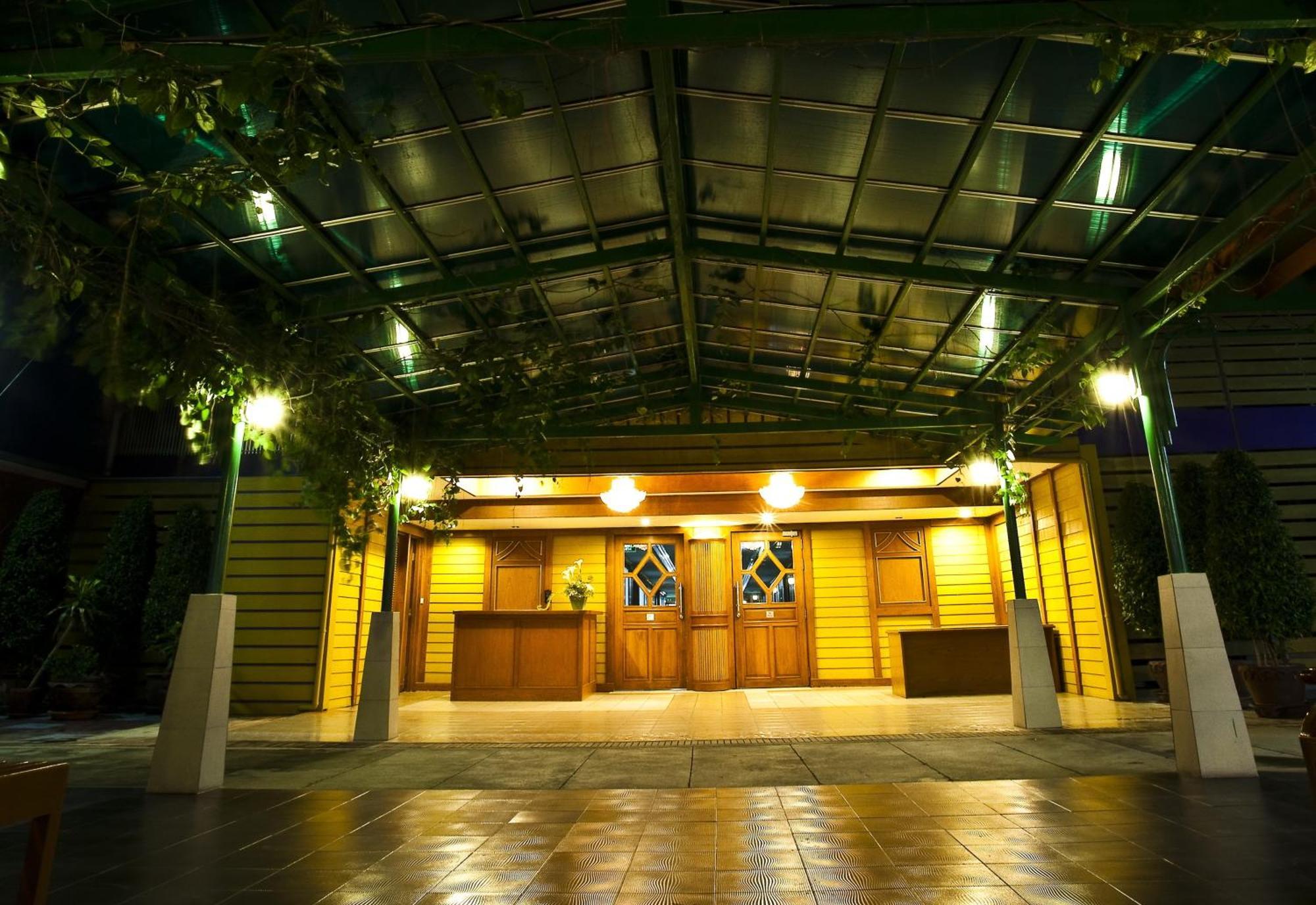 Zaza Hotel Samut Prakan Exterior photo